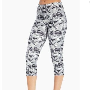 NWT Marika Sport Swirled Paint Leggings Medium NEW